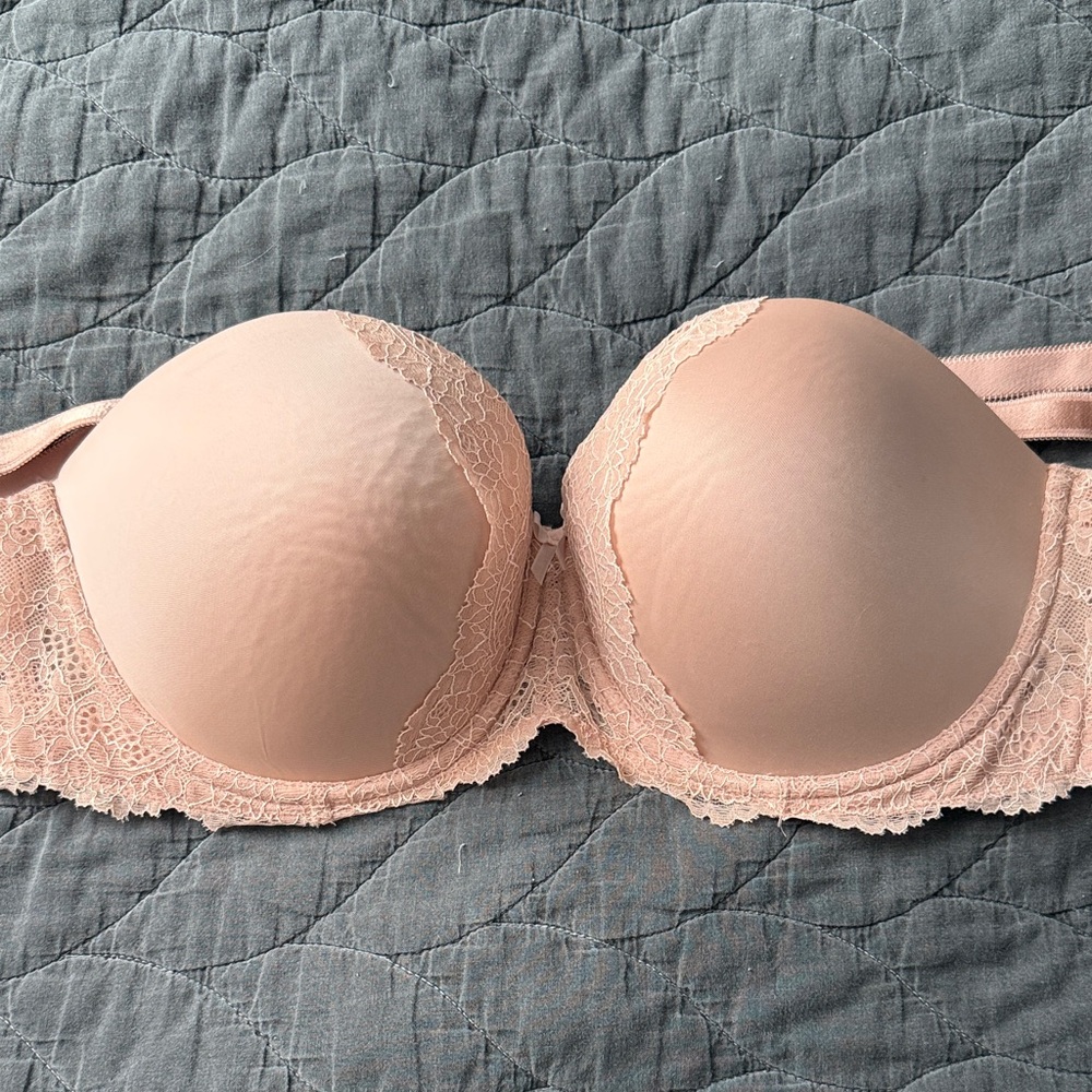 Victoria's Secret Lace Accent Bra in Nude